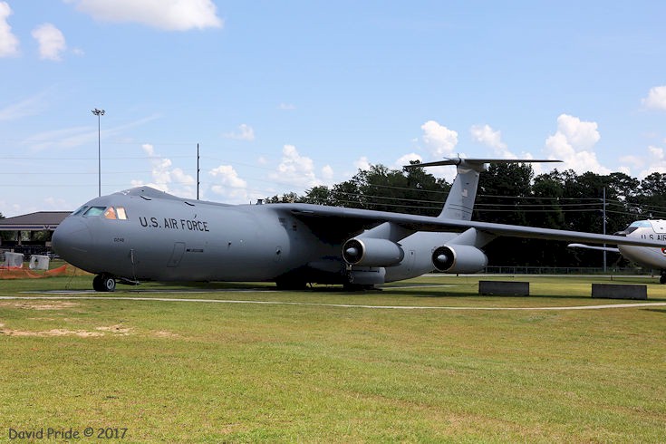 Lockheed C-141C Starlifter